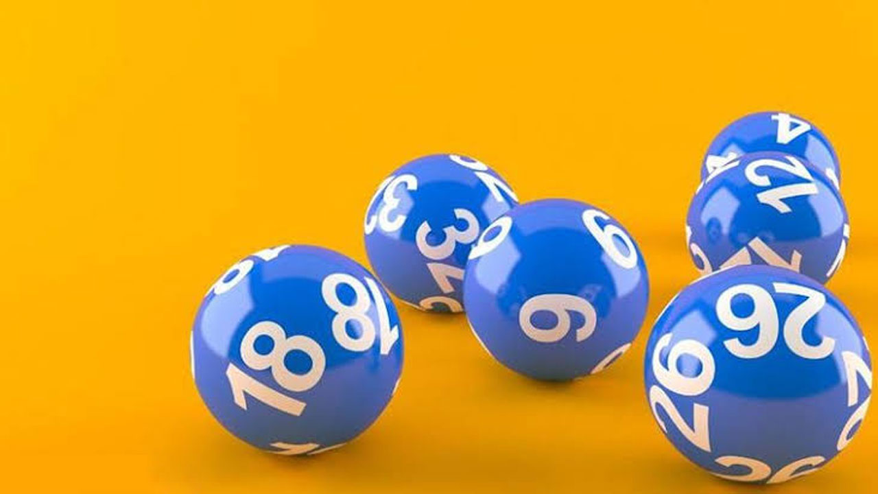 A lucky Hamilton guy wins a big jackpot worth of $1 million in lotto max lottery game
